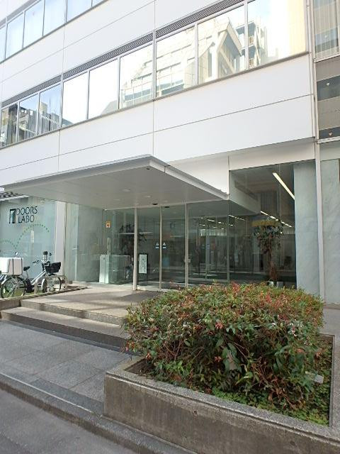 八丁堀岡谷ビルエントランス①