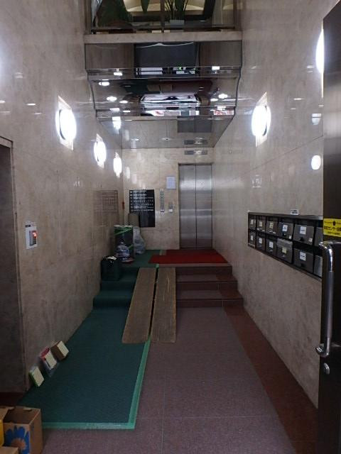 直平ビルホール①