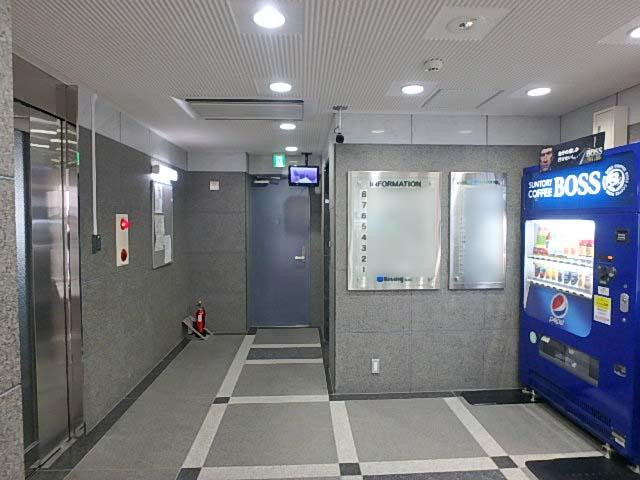 ホール①