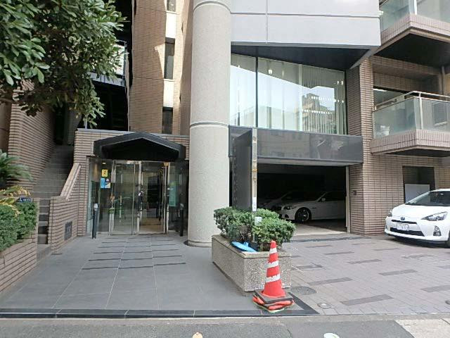 ＩＸＯＳビルエントランス①