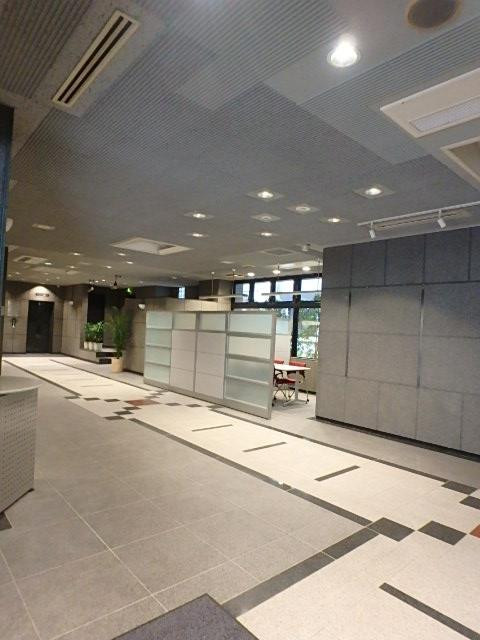 ヤハギ湊ビルホール①