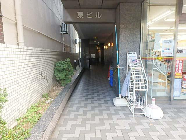 東ビルエントランス②
