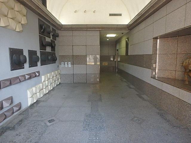 ホール①