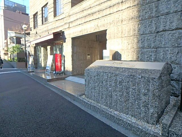 ＪＥＳＣＯ目黒ビルエントランス①
