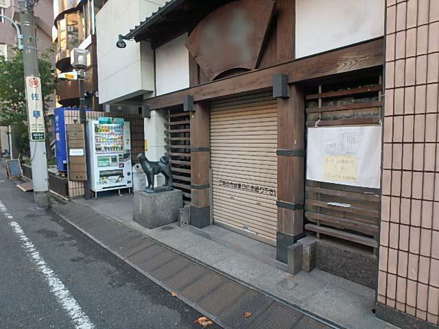 吾作ビルエントランス①