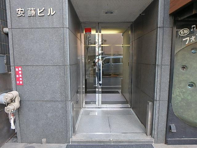 安藤ビルエントランス②