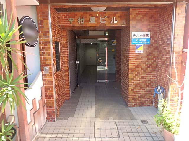 中村屋ビルエントランス②