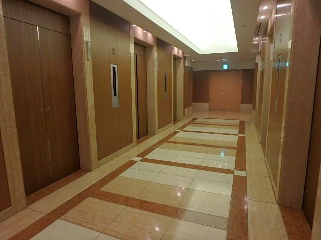 ホール②