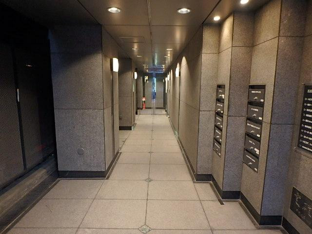 ホール①