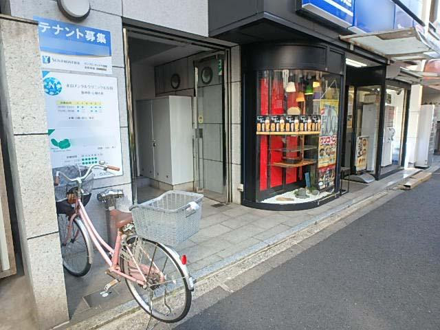 大阪屋ビルエントランス①