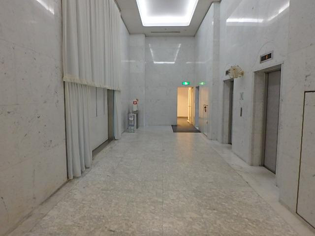 白雉子ビルホール①