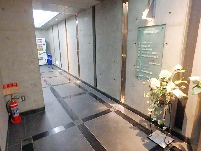 ホール①