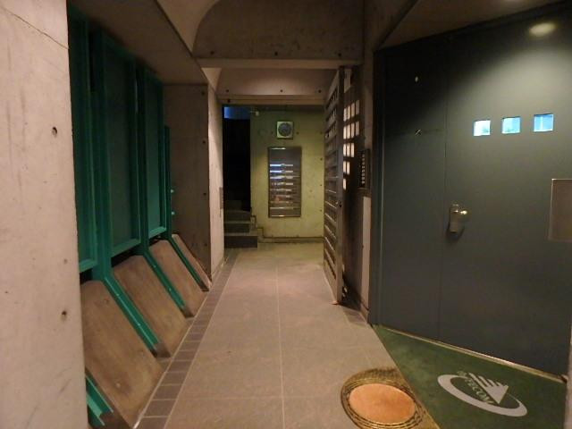 ホール①