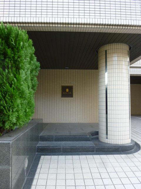 ロイヤルフラッツエントランス①
