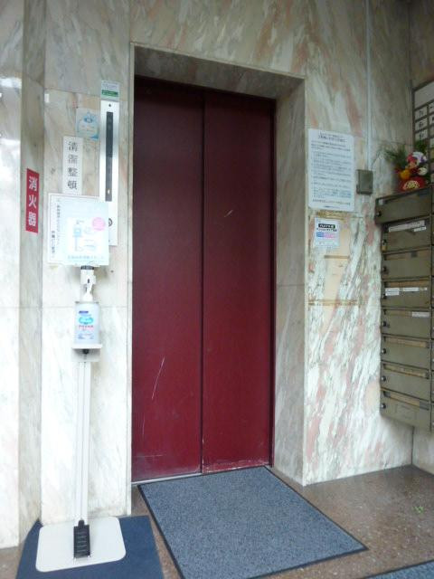 伊藤ビルエントランス②