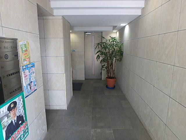 ホール①