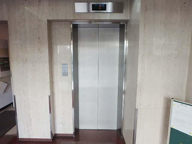 水道橋外堀通りビルホール②