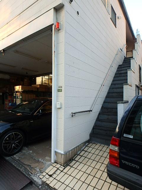 赤嶺ビルエントランス①
