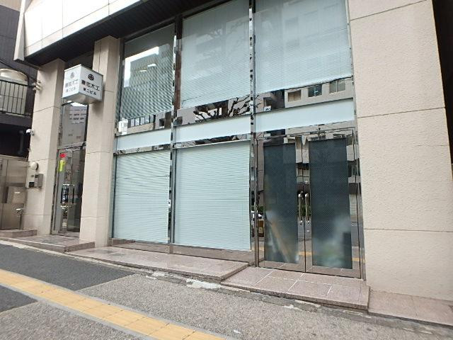 妻恋木工第２ビルエントランス①