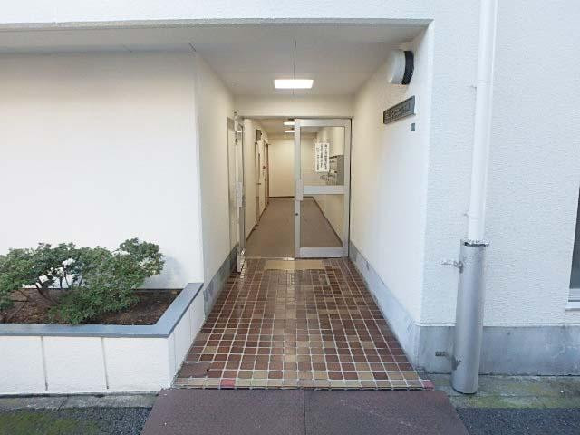 白山コーポラス西棟エントランス②