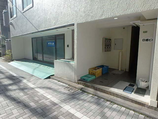 日逓ビルエントランス①