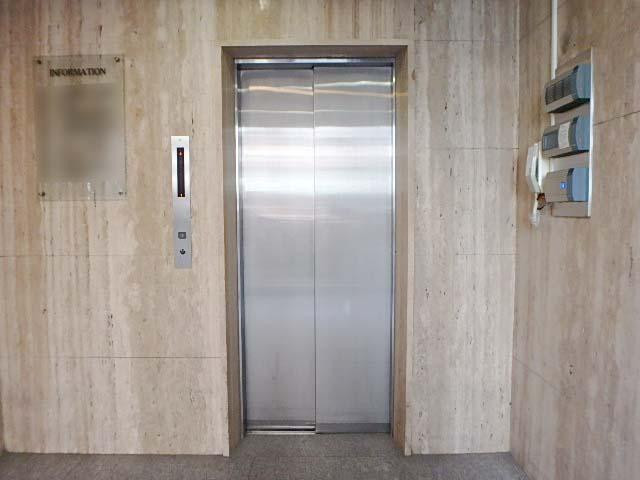 ホール②