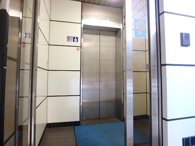 ホール①
