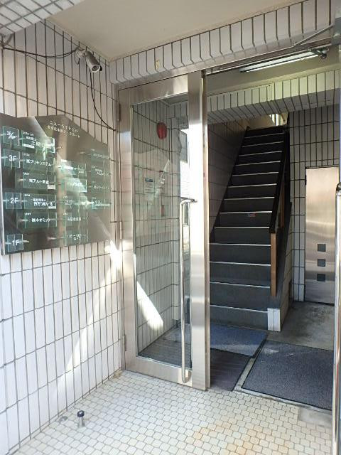 ニューライトビルエントランス②