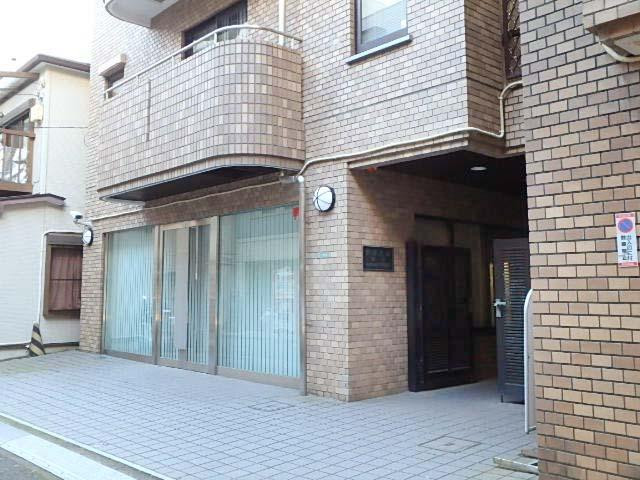 天野ビル新館エントランス①
