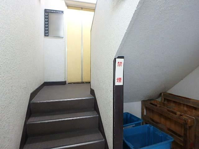ホール①