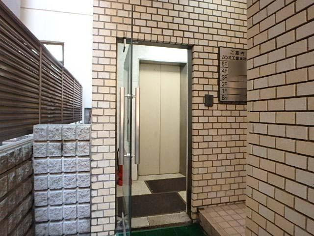 ムツミ本社ビルホール①