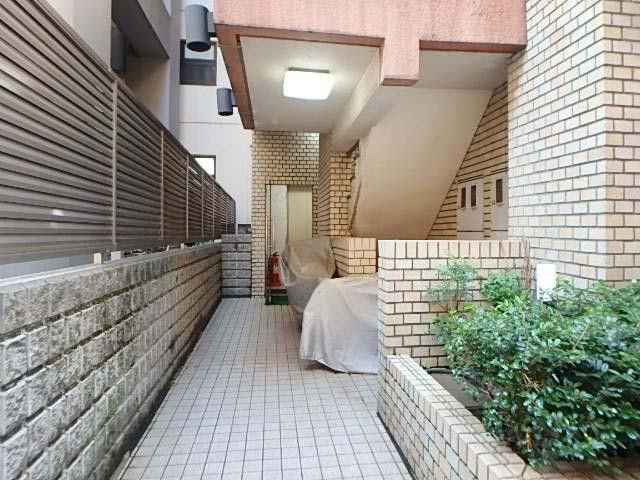 ムツミ本社ビルエントランス②