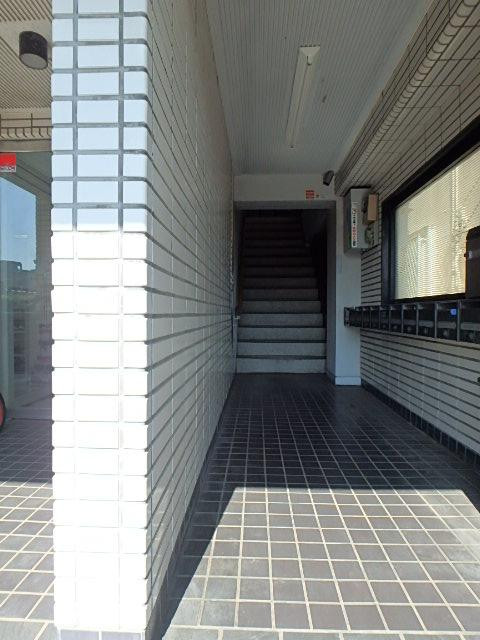 ラウンドブリッジビルホール①