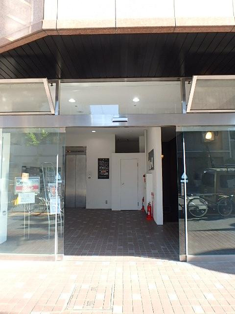 カブト上池袋ビルエントランス②