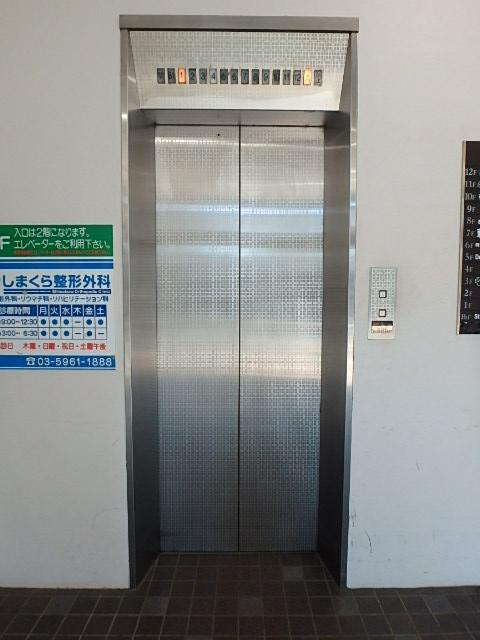 カブト上池袋ビルエントランス③