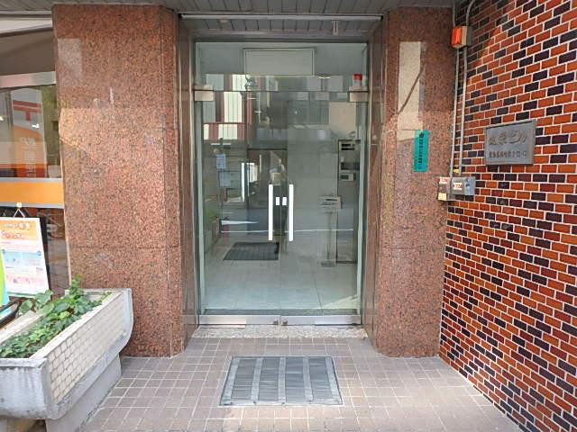 丸栄ビルエントランス②