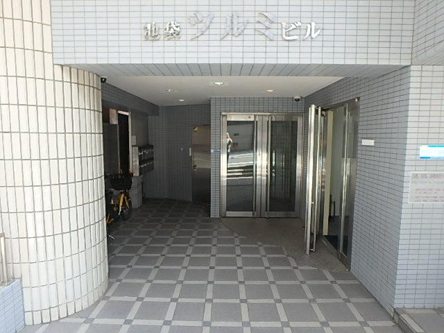 池袋ツルミビルエントランス②