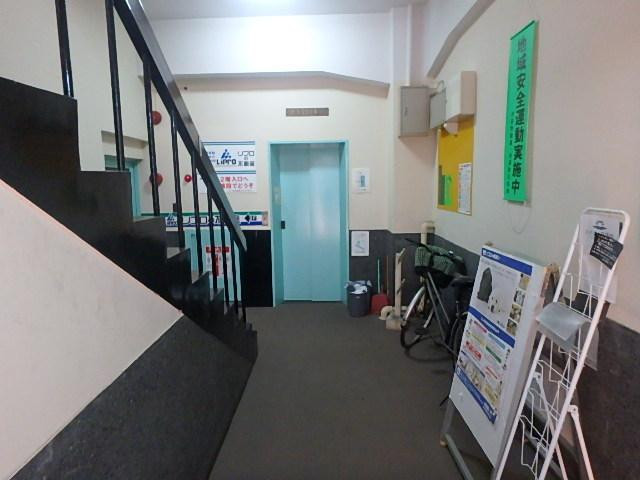 青井ビルホール①