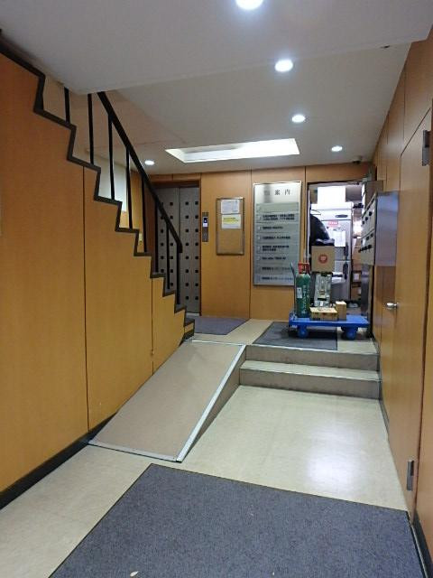 ホール①