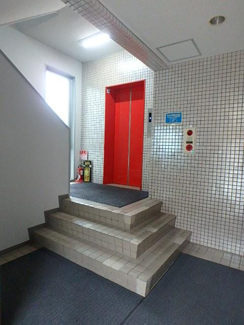 エヌエスティービルホール①