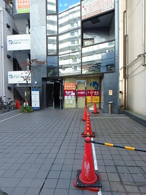 第１松岡ビルエントランス①