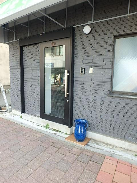 興和ビルエントランス②
