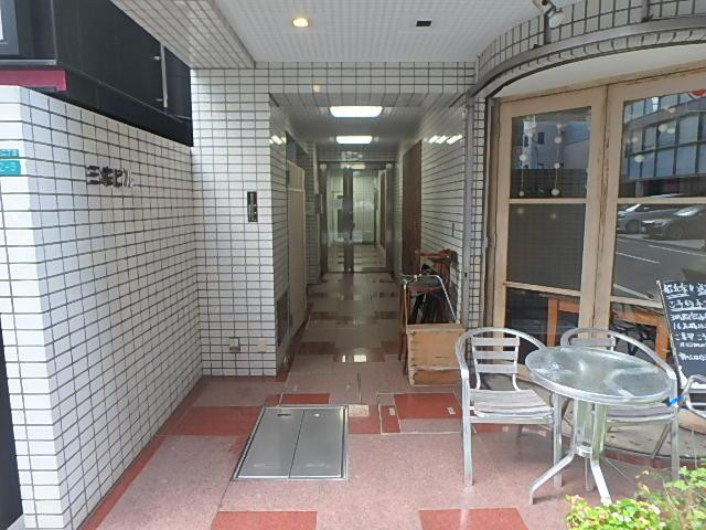 三宅ビルエントランス③