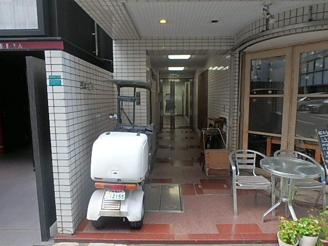 三宅ビルエントランス②
