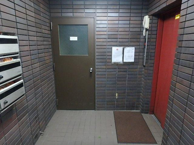 トウセン池袋ビルホール①
