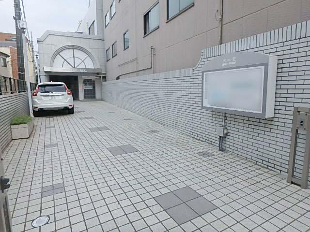 エントランス①