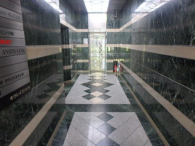 キウレイコンビルホール①