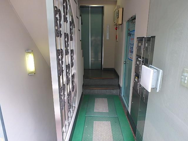 ホール①