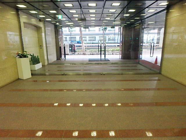 ジブラルタ生命池袋ビルホール③