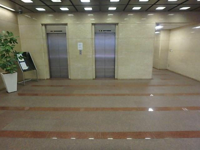ジブラルタ生命池袋ビルホール①